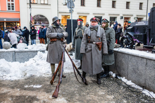 Obchody 103. rocznicy Powstania Wielkopolskiego 1918-1919. Obozowisko powstańcze - piknik historyczny u zbiegu ul Ludgardy oraz Paderewskiego, pod pomnikiem XV pułku Ułanów.