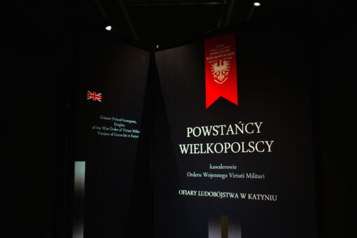 Obchody 103. rocznicy Powstania Wielkopolskiego 1918-1919. Wernisaż wystawy "Powstańcy Wielkopolscy, kawalerowie Orderu Virtuti Militari, ofiary ludobójstwa w Katyniu" -dokumentacja wystawy.